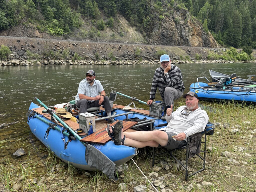 Riverside Lunch Relax